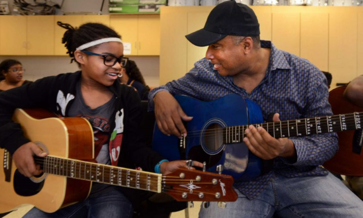 Bernie Williams and Guitar Wows Bridgeport Students