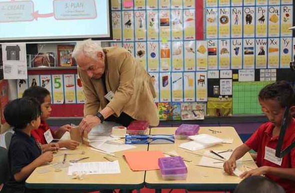 Frank Gehry donates $1 million to Los Angeles River schools for arts education