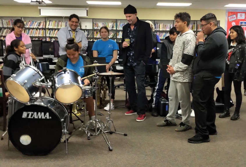 Chili Peppers drummer brings his spice, advice to Paramount middle schoolers